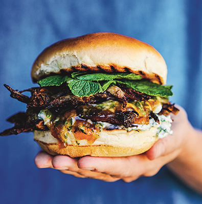 Me:Mo Cooks… Vegan Onion Bhaji Burgers